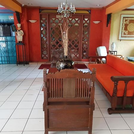 Oyo 631 Saltimboca Tourist In Bacolod Exterior foto